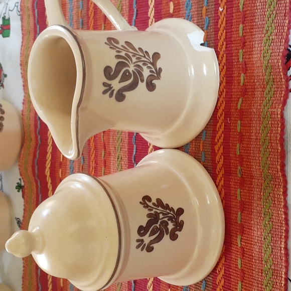 Pfaltzgraff Other - LAST CHANCE!Free Pfaltzgraff creamer&sugar